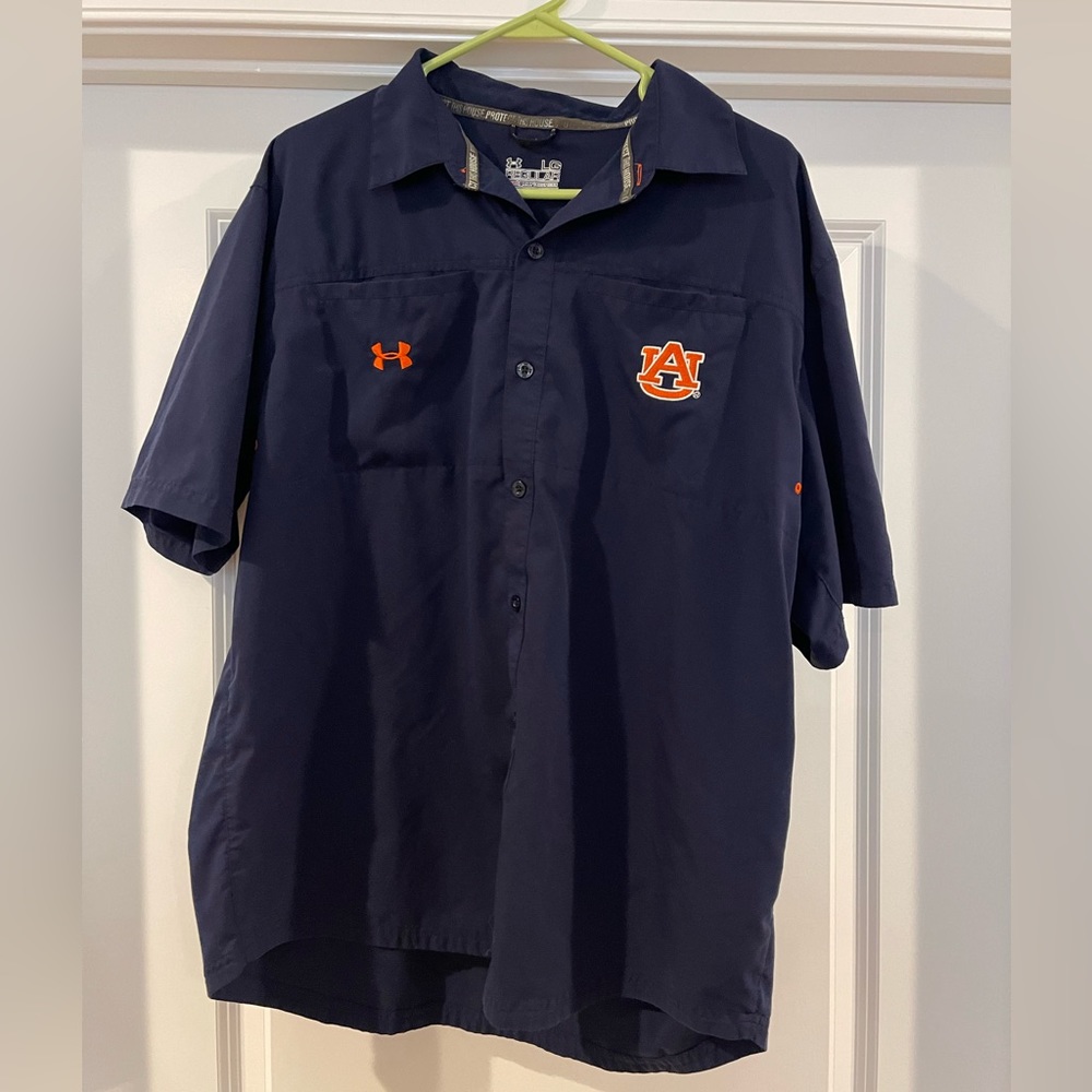 Under Armour Auburn fishing shirt. Size L
